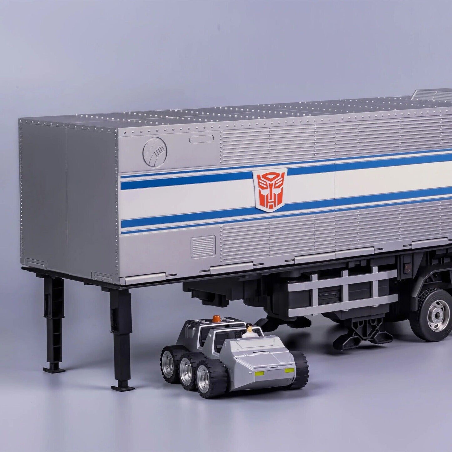 Transformers Auto Converting Optimus Prime Trailer and Roller Set Voice Wifi