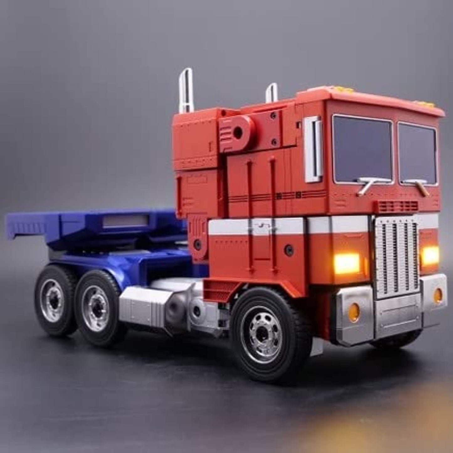 Robosen/Hasbro Optimus Prime Interactive Auto-Converting Robot